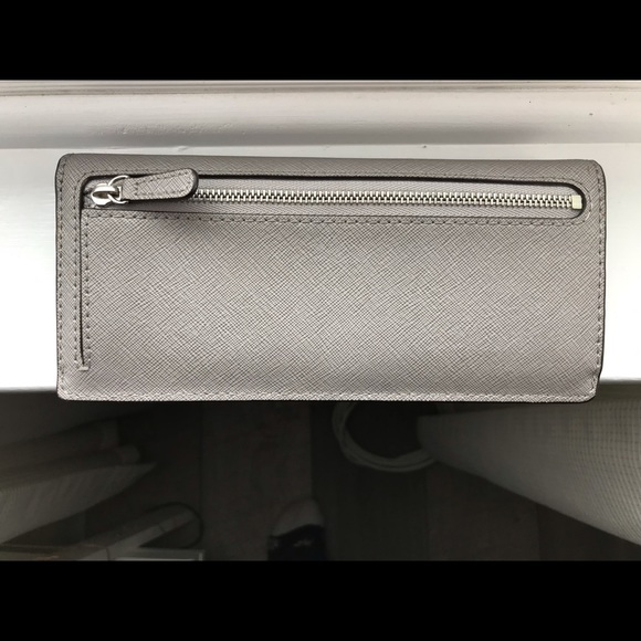 Micheal Kors Wallet - Picture 7 of 8